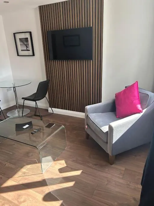 Best Rated In Barnsley- Apartment Sleeps 4 & 5 Minute Walk To Town Centre 0*, Barnsley United Kingdom